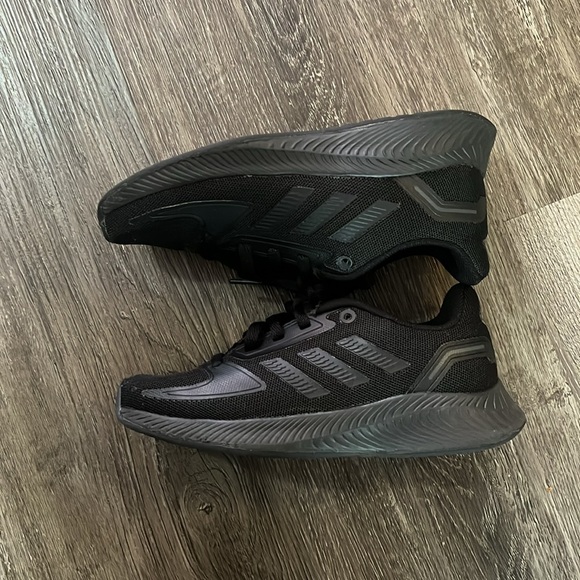 Sneakers - Picture 3 of 5